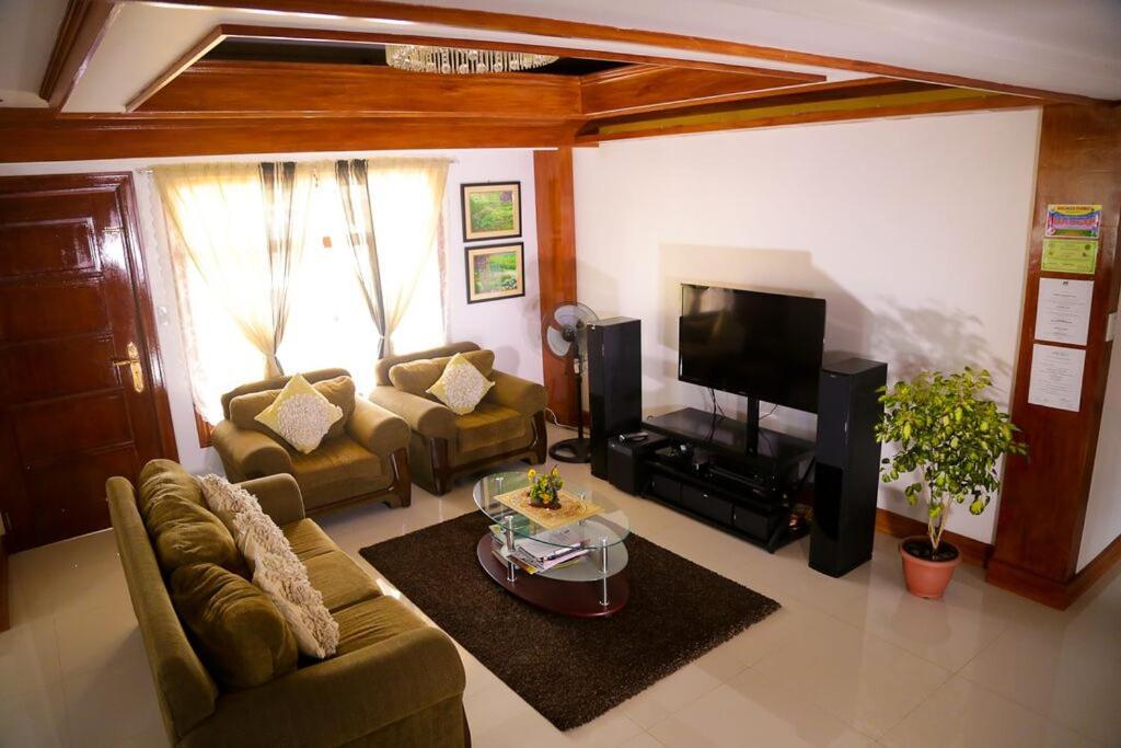 Florabells Iraya Guest House - Batanes Basco Buitenkant foto