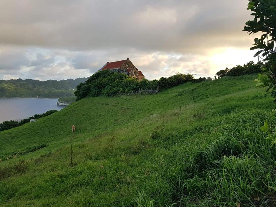 Florabells Iraya Guest House - Batanes Basco Buitenkant foto