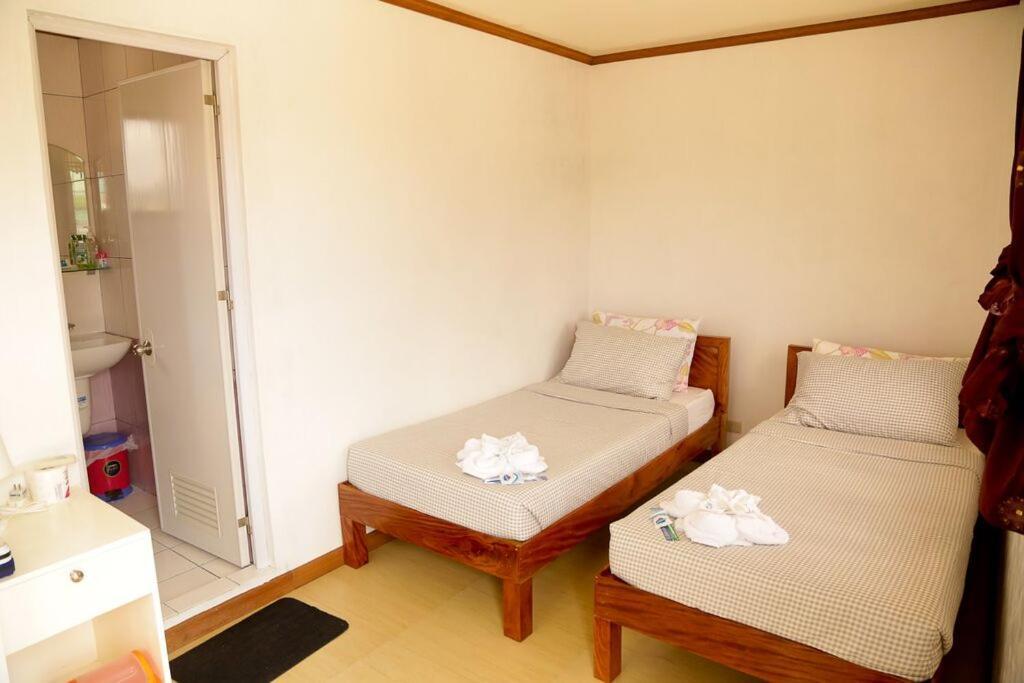 Florabells Iraya Guest House - Batanes Basco Buitenkant foto